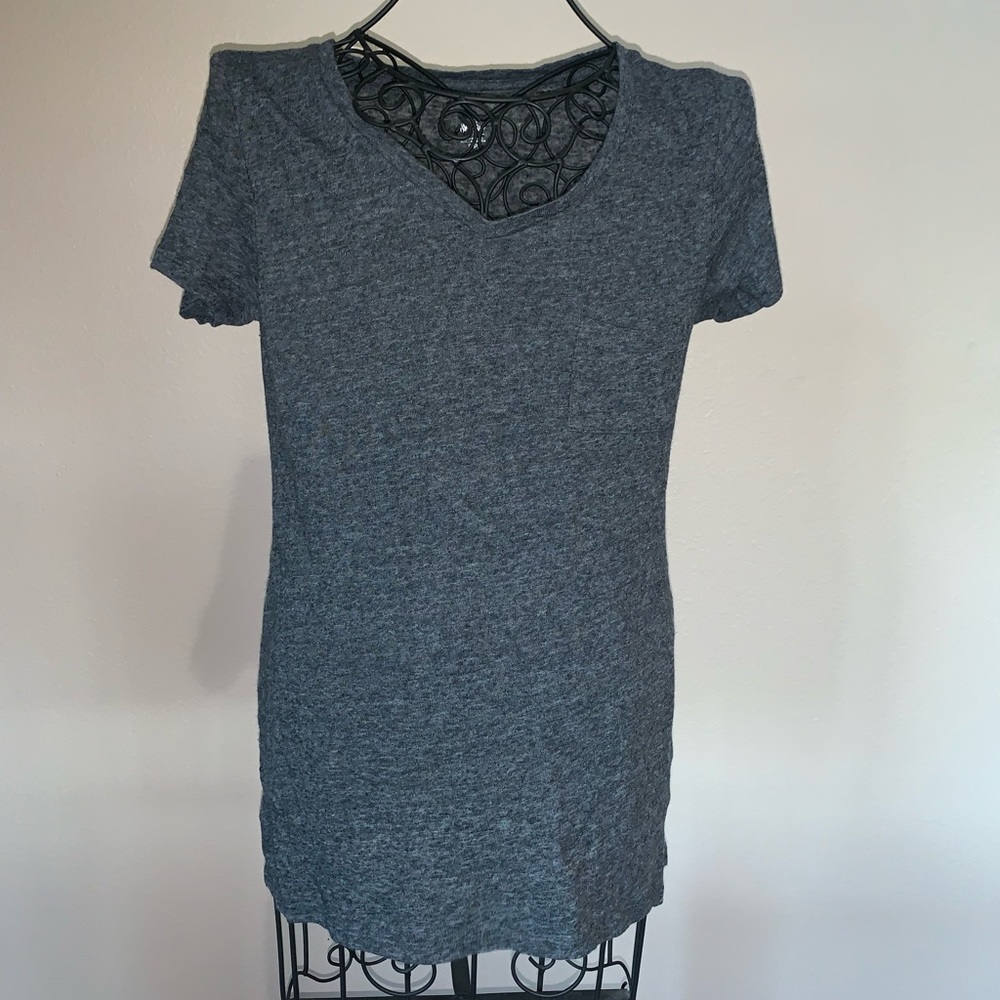 NWOT Mossimo Pocket V-Neck Tee